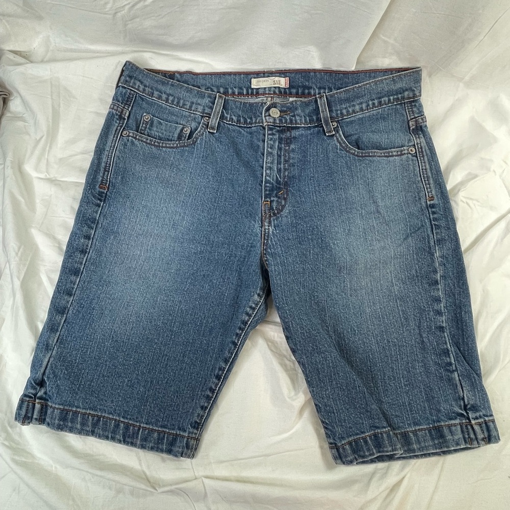 ⭐️Levi’s 515 Bermuda Jean shorts